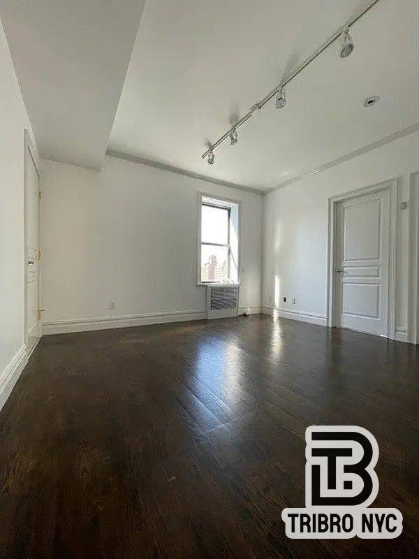 Fantastic location in the HEART OF THE VILLAGE !