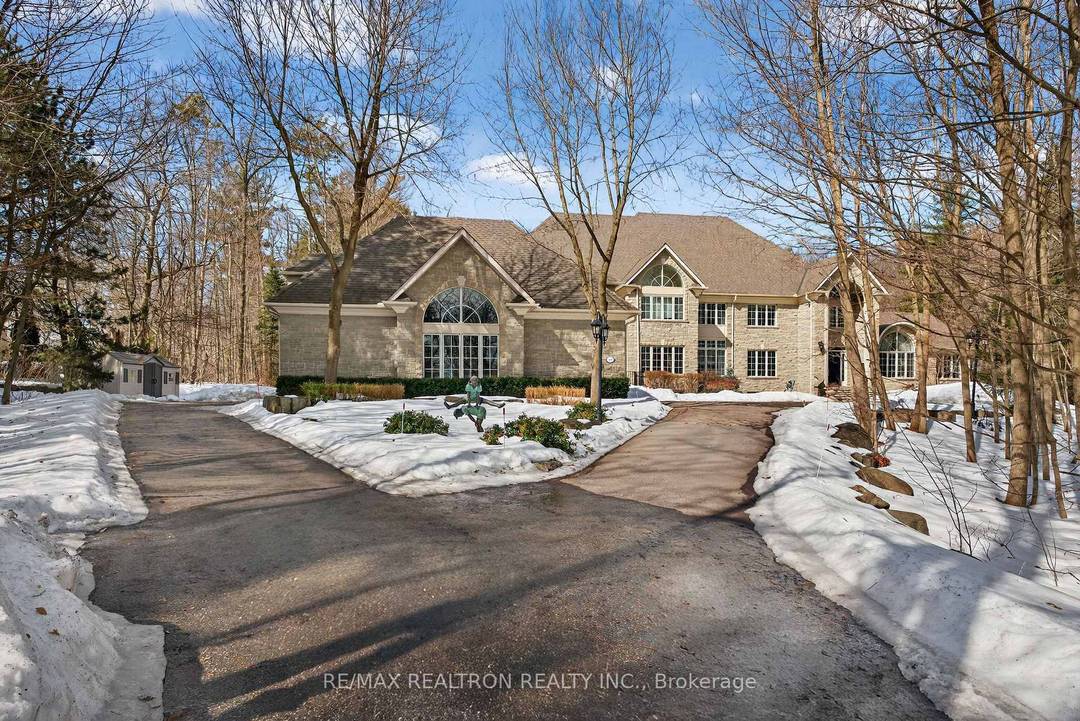 15, 000 SQ. F. T ' Stone Estate On Private 2 Acres In Luxurious Resort Like Setting !