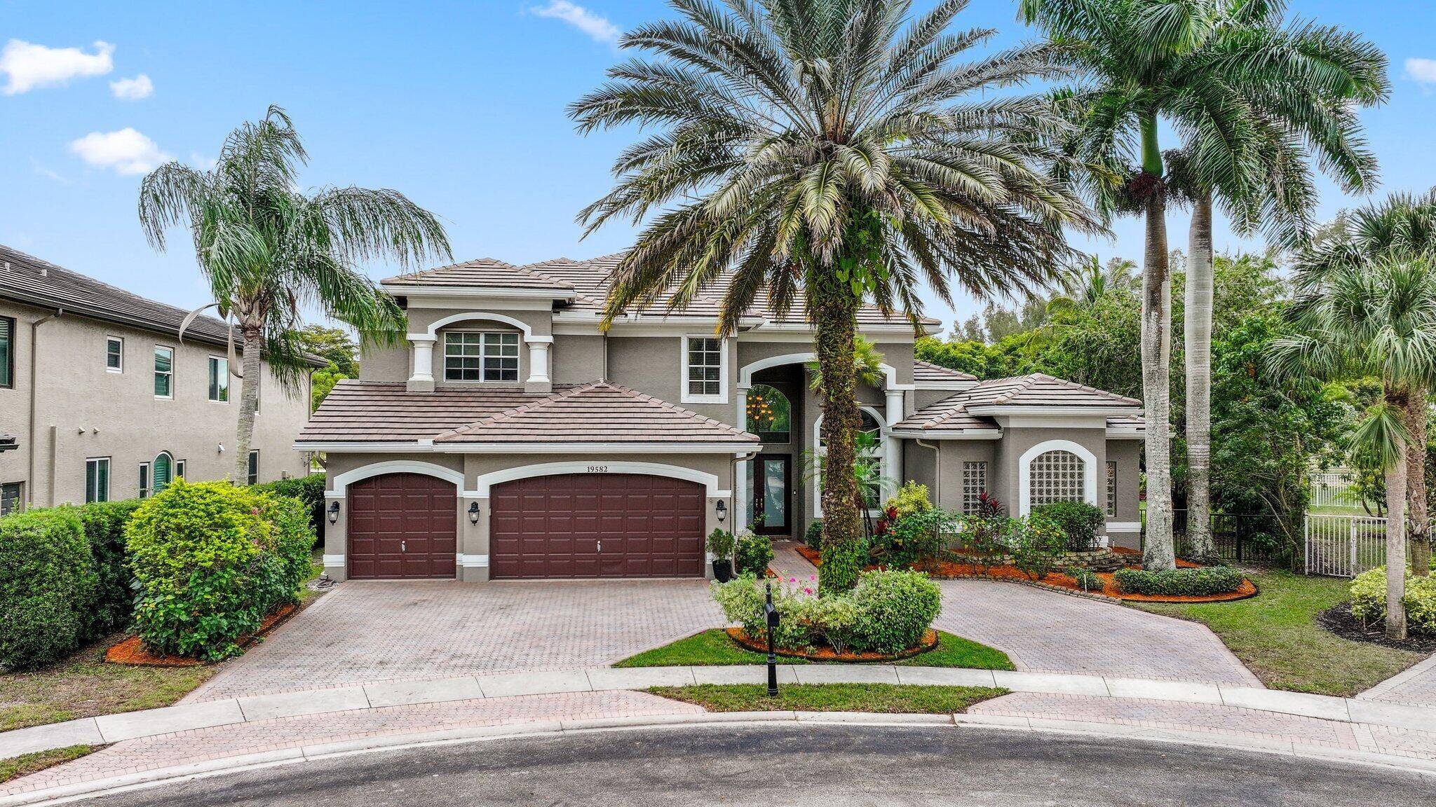 THIS RENOIR MODEL IS SITUATED ON A BEAUTIFULLY LANDSCAPED 1 3 ACRE CUL DE SAC LOT.