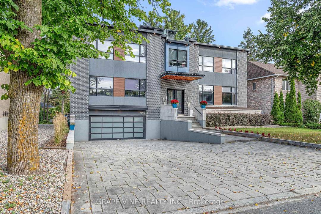 Welcome to your dream home in Alta Vista !