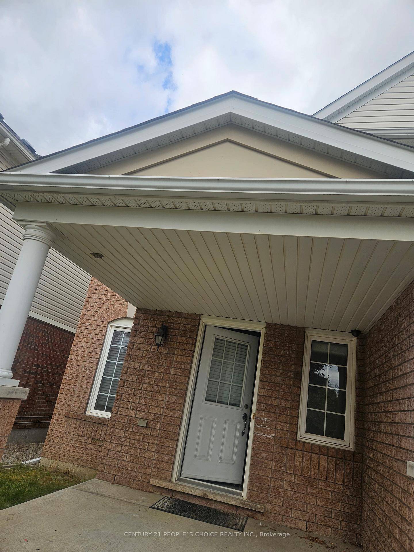 Great detached home, 3 bedroom in central Alliston, family friendly neighbourhood.