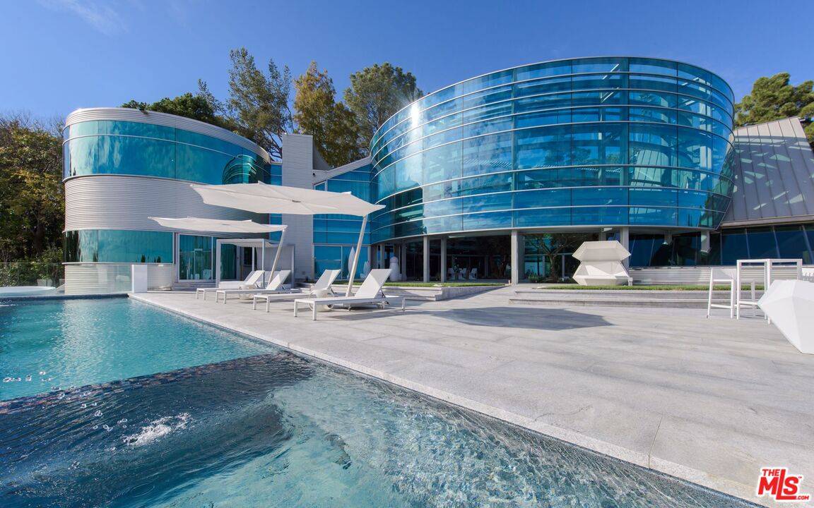 1169   Loma Linda Dr 6.0 Beverly Hills LA