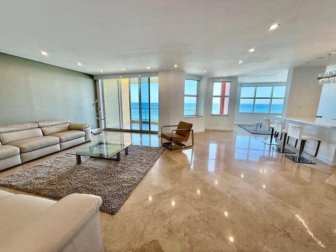 UNOBSTRUCTED OCEAN VIEWS 3BDR 2.