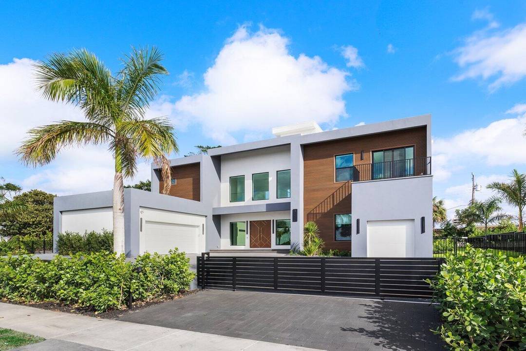 Your new lifestyle will exceed your expectations in this eloquently designed contemporary beach estate.