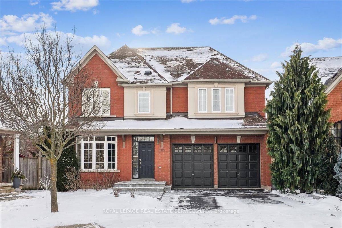 Welcome to 2313 Blue Oaks Cir, a luxurious 3 1 bedroom retreat on an large pie lot in prestigious Westmount community.