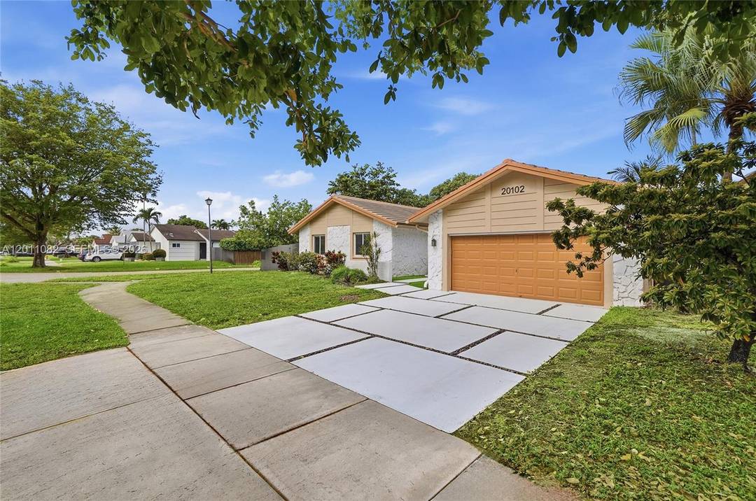 Fully renovated and move in ready corner House !