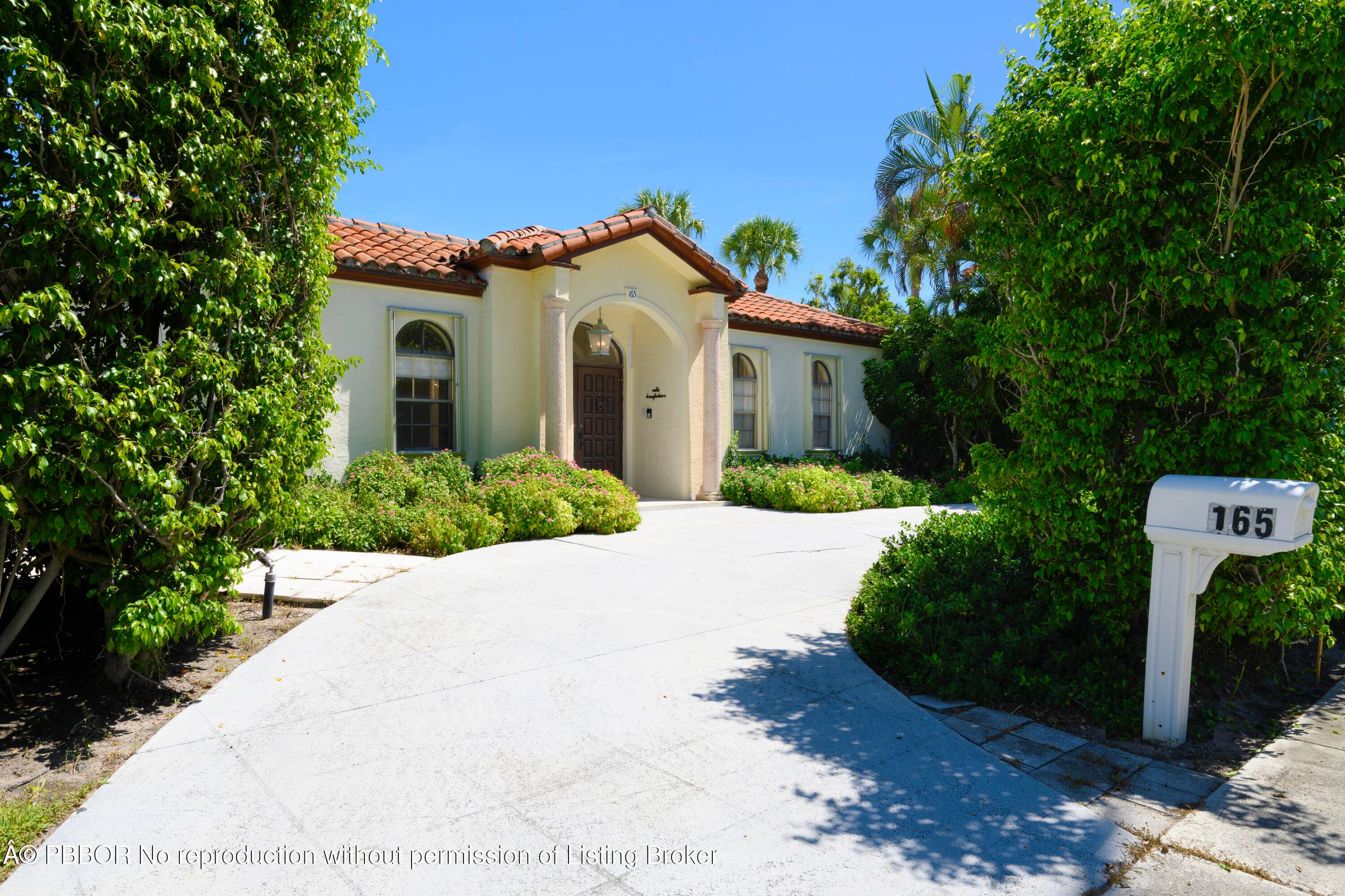 Rare Find ! Fabulous 4 Bed 4.