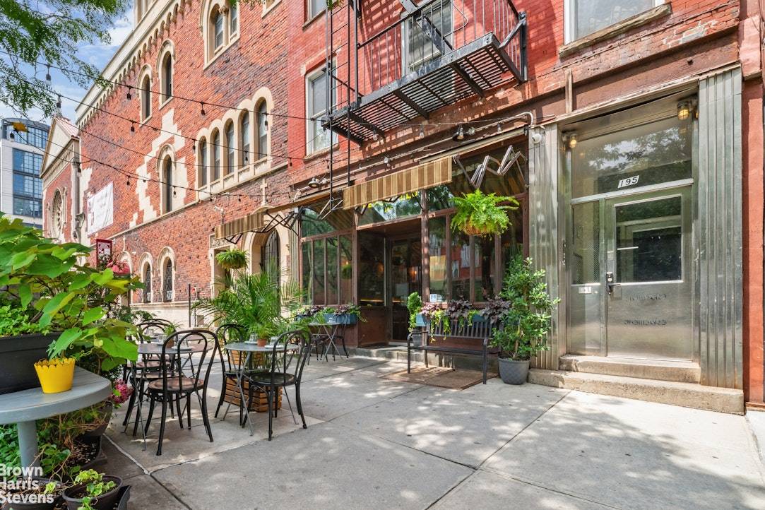 195 Tenth Avenue is situated in prime Chelsea right in the middle of New York City's vibrant art scene.