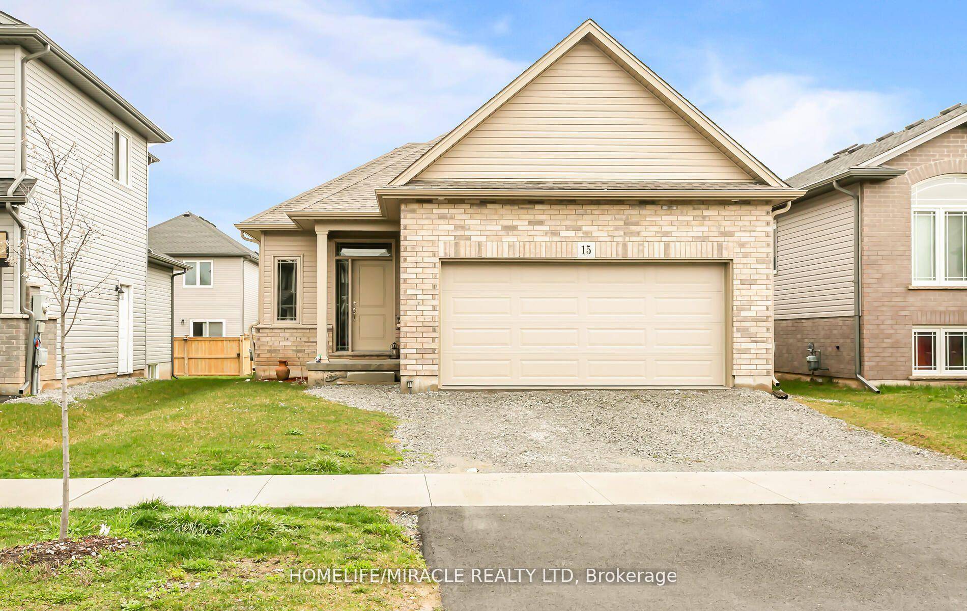 Beautiful DETACHED BUNGALOW in a Quiet Neighborhood, waiting for your Family to Call it HOME.