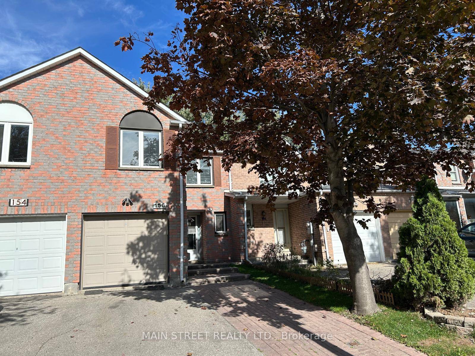 Do not miss this spacious Sun filled Freehold Townhouse at Yonge and Weldrick !
