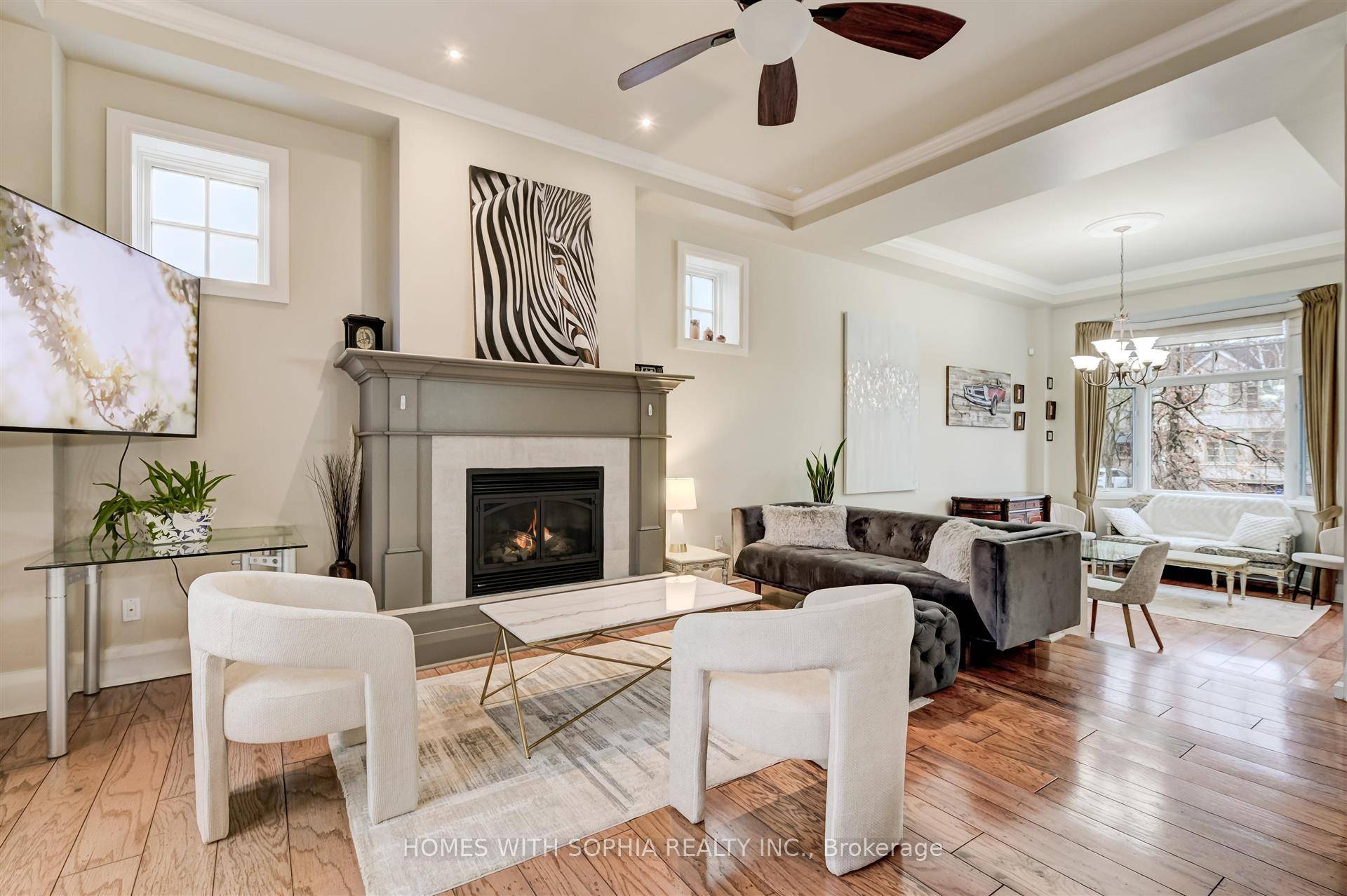 Nestled on a lot with lush ravine views amp ; direct access to nature, in the prestigious Upper Leaside area, one of Toronto's most coveted neighborhoods.
