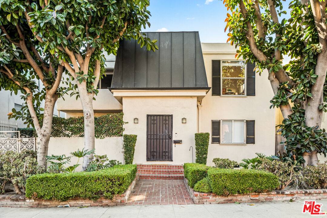 329 S Reeves Dr 2BR Beverly Hills La