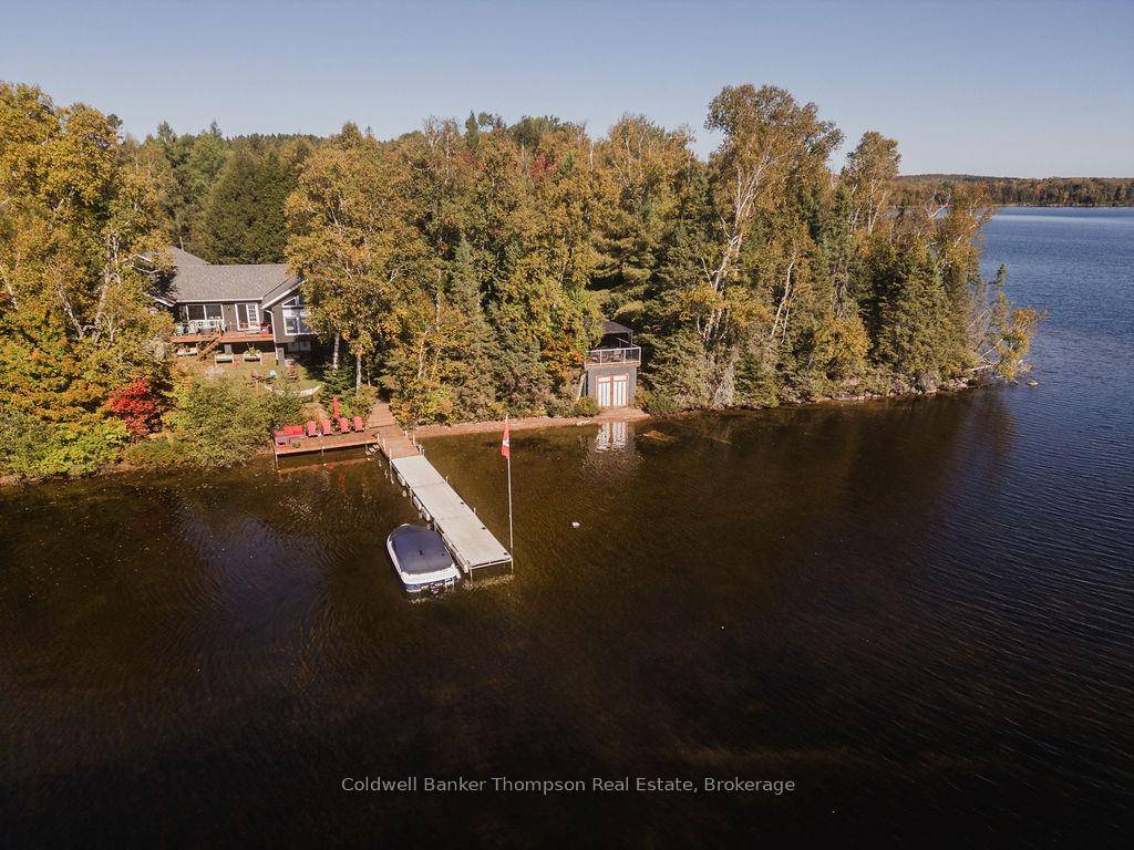 Spectacular Lakefront Living !