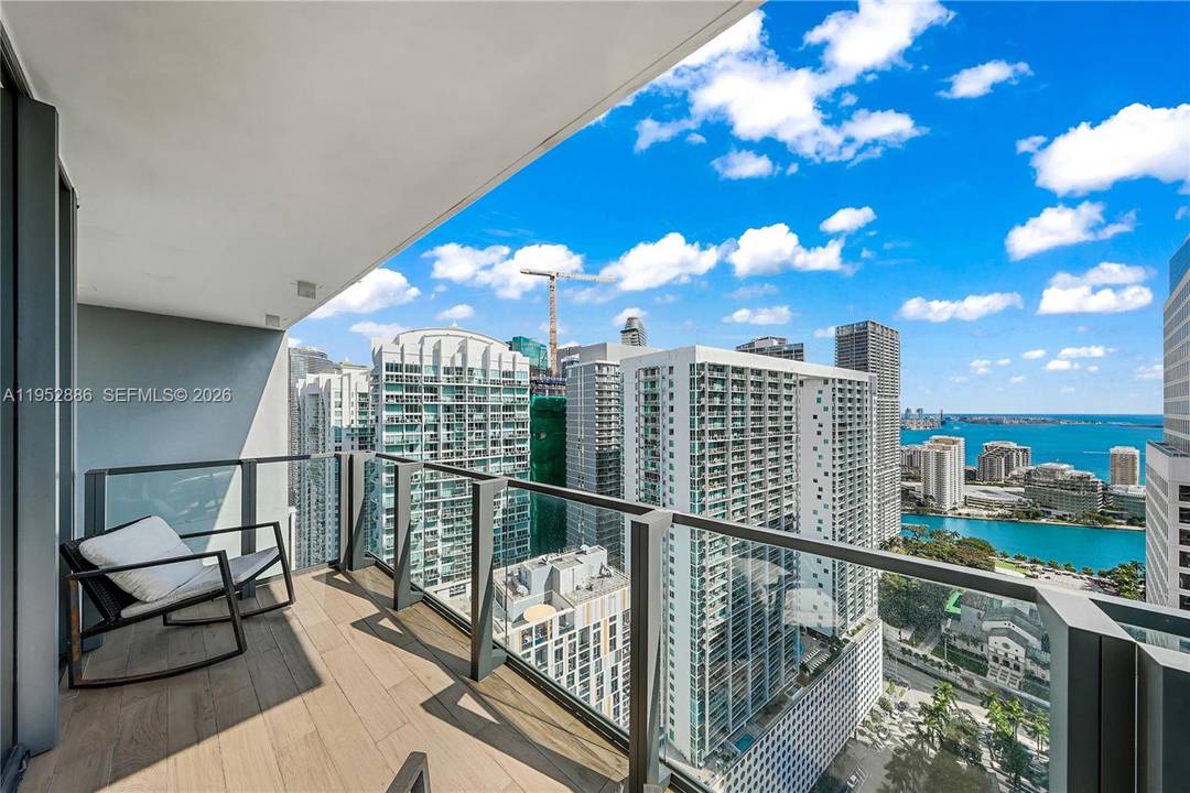 Discover the ultimate urban sanctuary in this coveted 09 line residence at Reach, directly connected to the world class shopping, dining, and entertainment of Brickell City Centre.