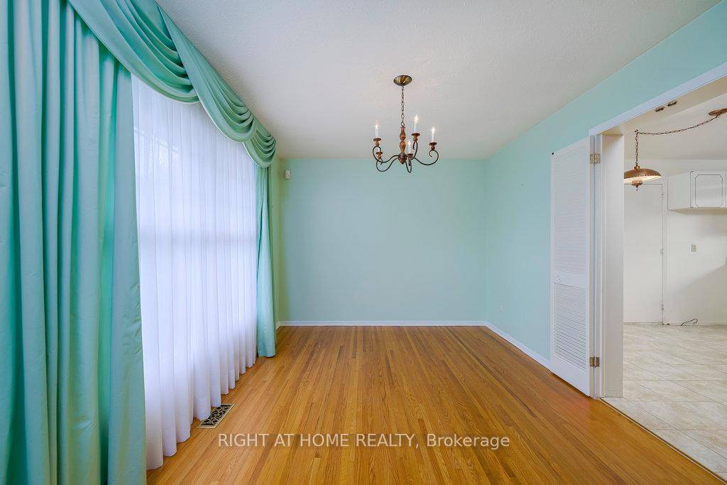 Charming two storey detached single family home in Beacon Hill, one of Ottawa's most desirable and family friendly neighborhoods with a strong sense of community, top rated schools, and exceptional ...