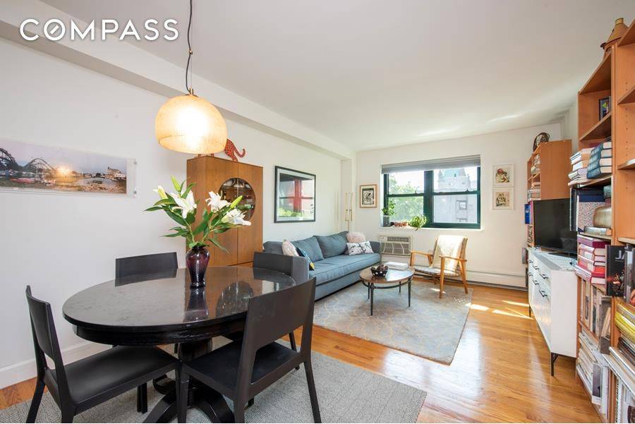 FREE MARKET UNIT WITH NO INCOME CAPS AND HIGH END FINISHES.