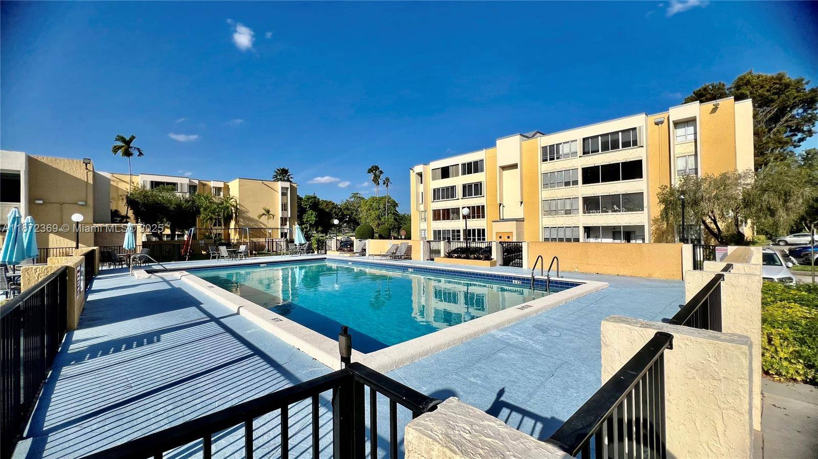 AMAZING LAKE FRONT, COMPLETELY REMODELED, LOWEST PRICE IN NEIGHBORHOOD, GREAT INVESTMENT OPPORTUNITY, Large apartment 1810 sq ft living area, 3 bedrooms 2 full bathrooms, 2 parking spaces assigned and plenty ...
