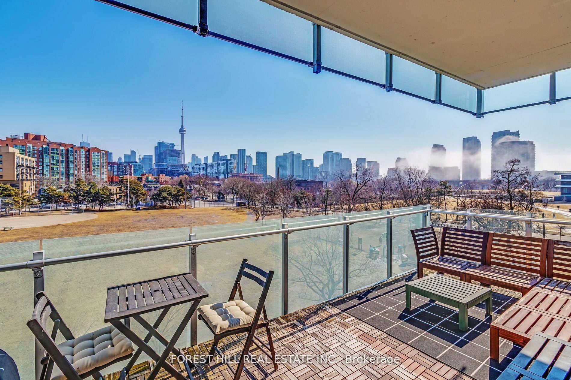 Fabulous Unit Boasting 10Ft Ceilings and An Oversized Balcony With Incredible Views Overlooking Stanley Park and Downtown City Skyline.