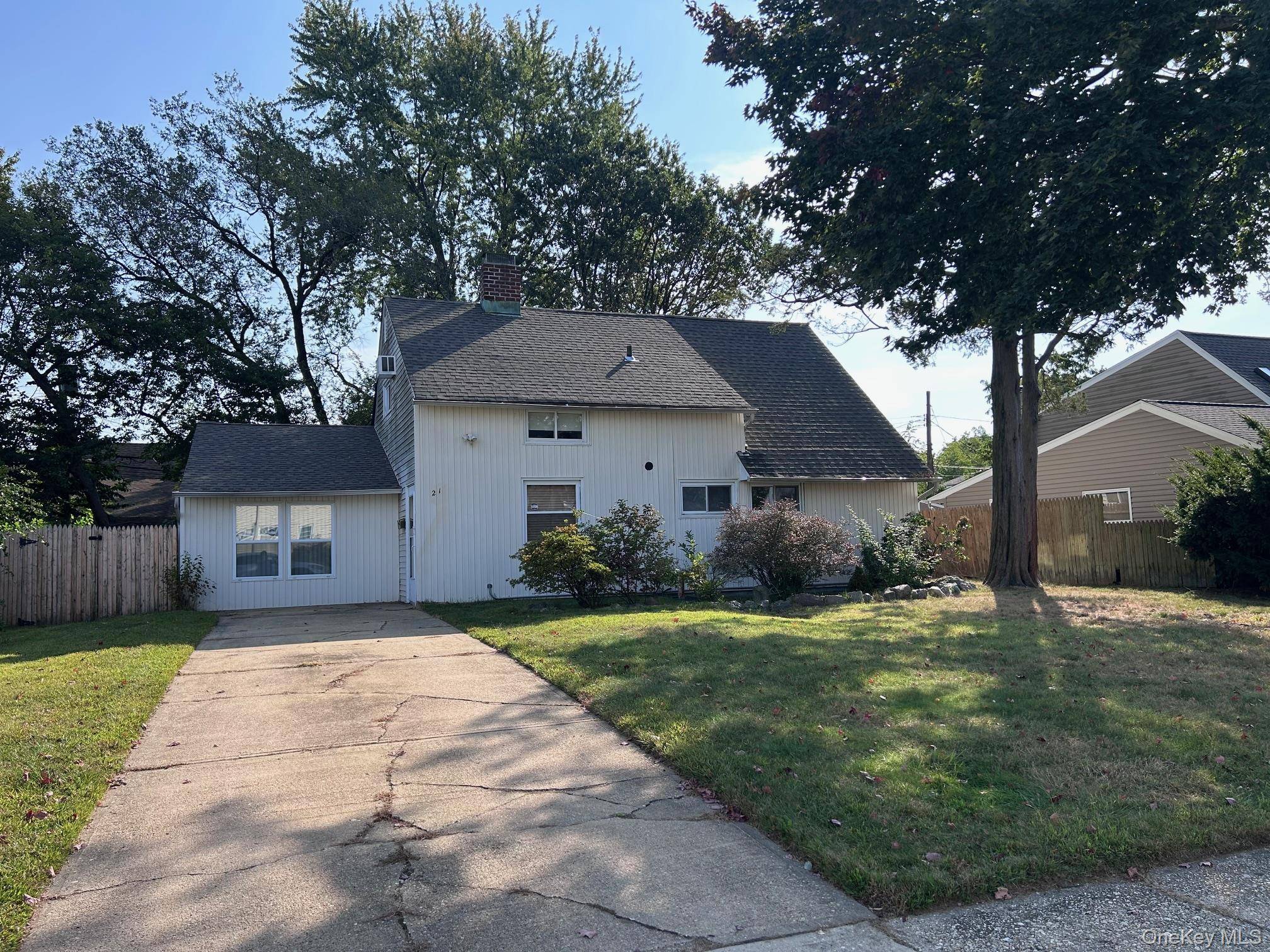 This is a 4 bedroom, 1. 5 bath full house rental conveniently located in the heart of Hicksville.