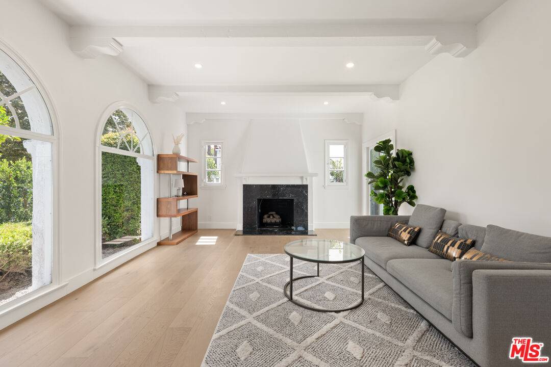 543  N La Jolla Ave 3BR Beverly Grove La