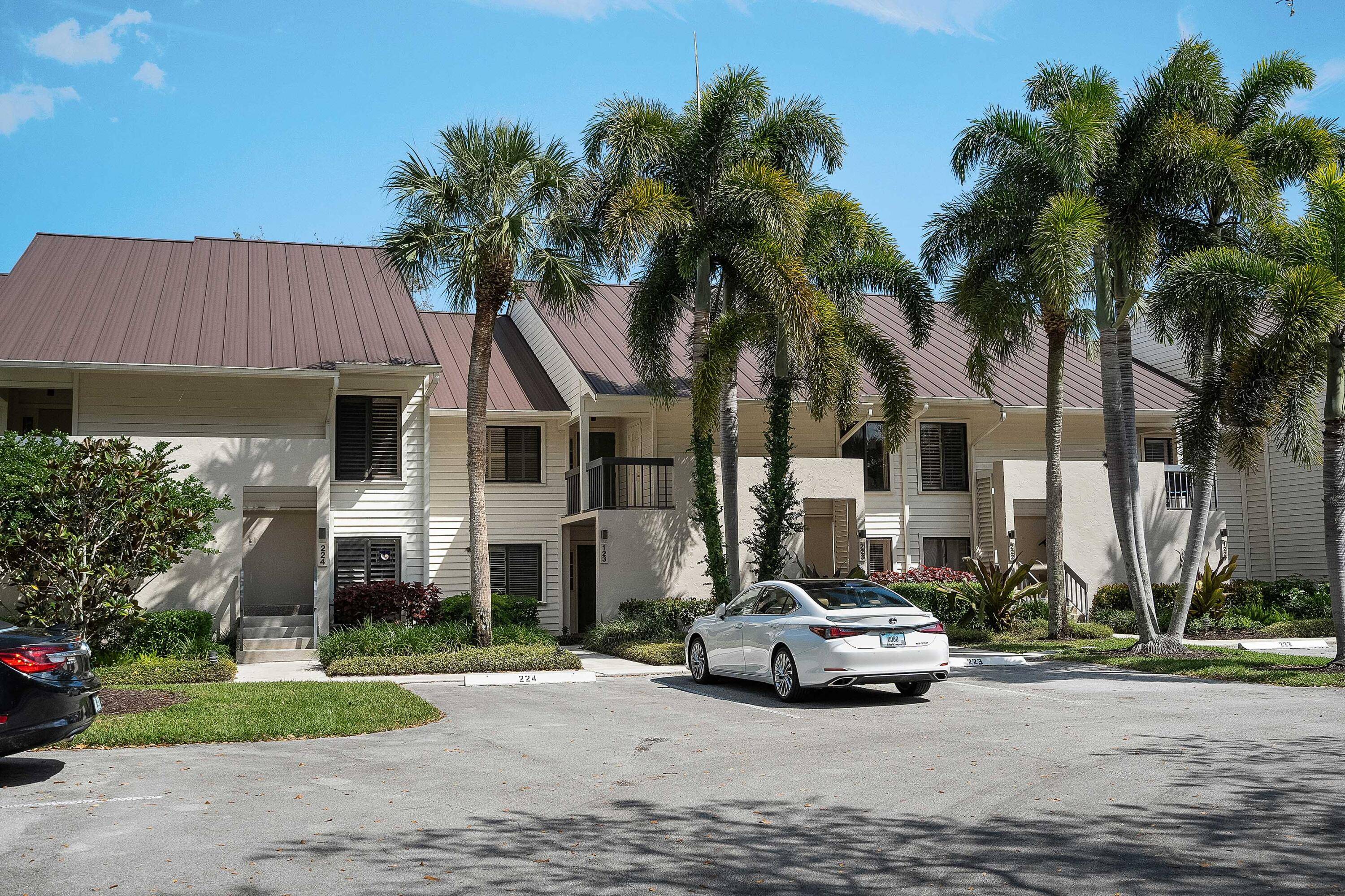 This upstairs condo in the Fairway Apartments at Mariner Sands features two bedrooms and two bathrooms with a bright, open layout.