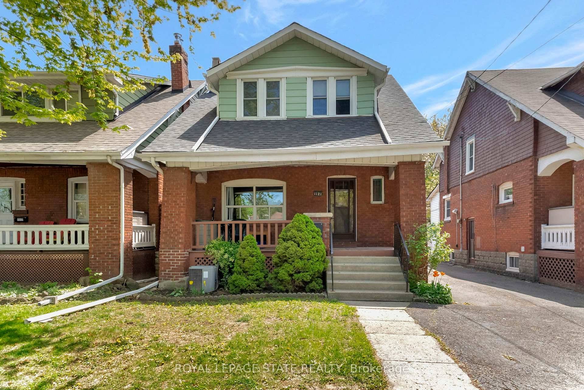 Located in the trendy Westdale neighbourhood, this well maintained 2 storey home is just a short walk to McMaster University and Hospital.
