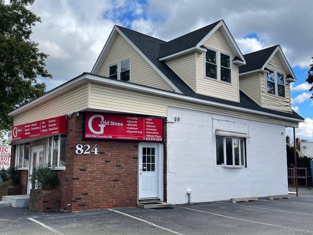 Prime commercial opportunity on busy Old Country Road !