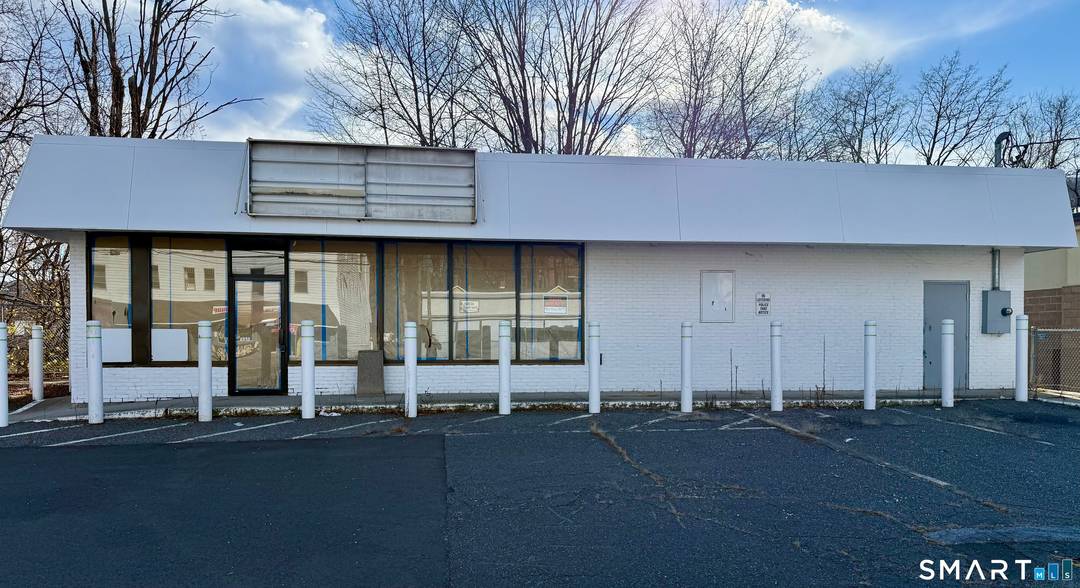 USE RESTRICTIONS GAS AND CONVENIENCE STORE.