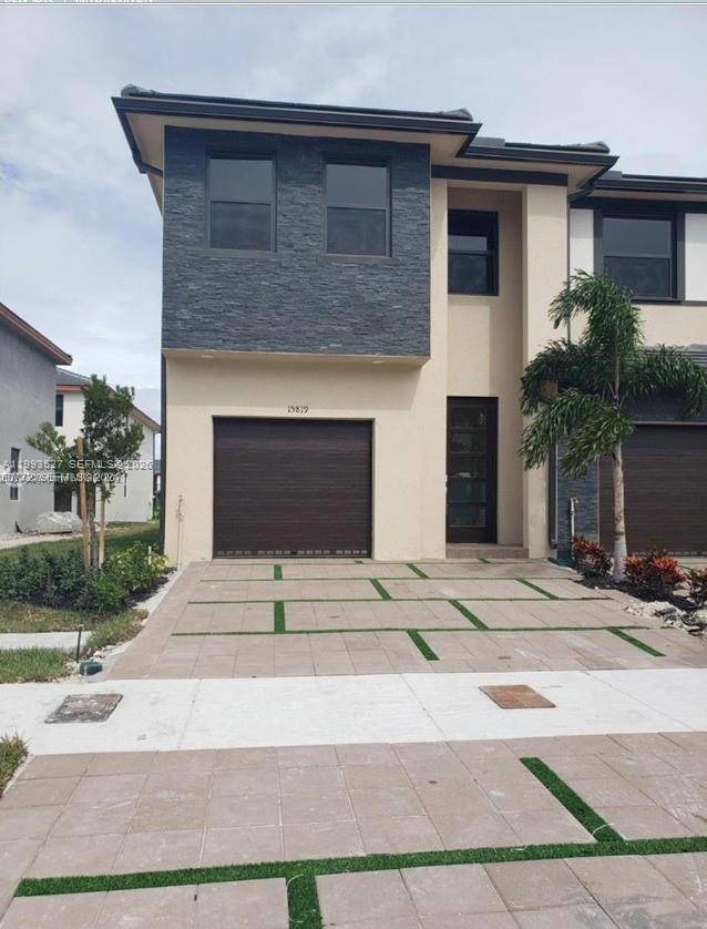 BEAUTIFUL AND SPACIOUS 4 BEDROOM 3.