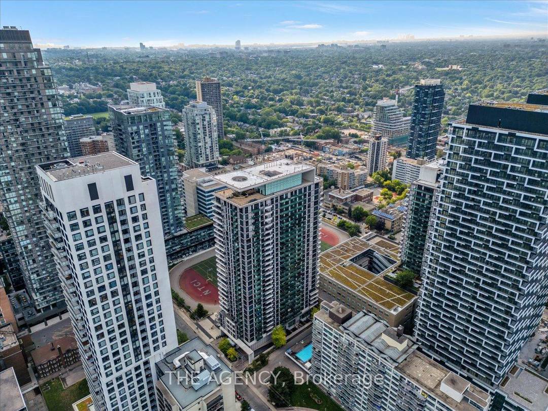 Spectacular 2 Level Penthouse at Tridel's Republic of Yonge amp ; Eglinton !