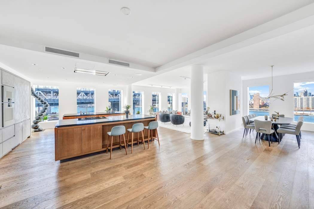 Don't miss out on the opportunity to own this pristine and immaculately kept Penthouse at 1 John Street.