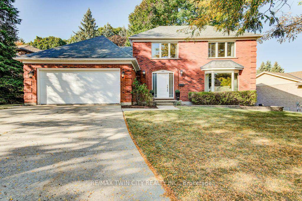 OPEN HOUSE Sat, Sep 20 amp ; Sun, Sep 21, 2 4pm Tucked away in a tranquil cul de sac in one of Waterloo's most coveted neighbourhoods, this stunning four ...