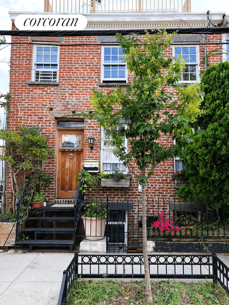 Spacious Townhouse apartment in sought after Red Hook.