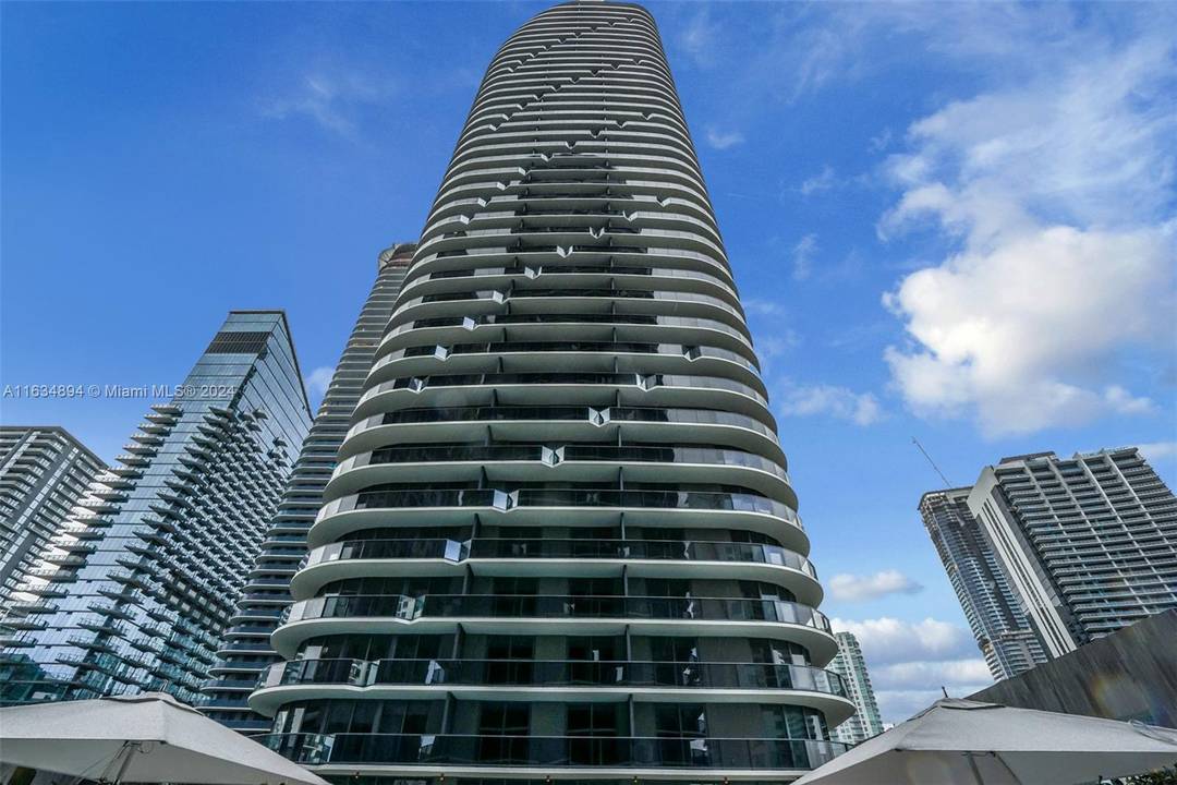 Vibrant and modern complex Brickell Heights, two sleek contemporary towers that offer a lifestyle of privilege.