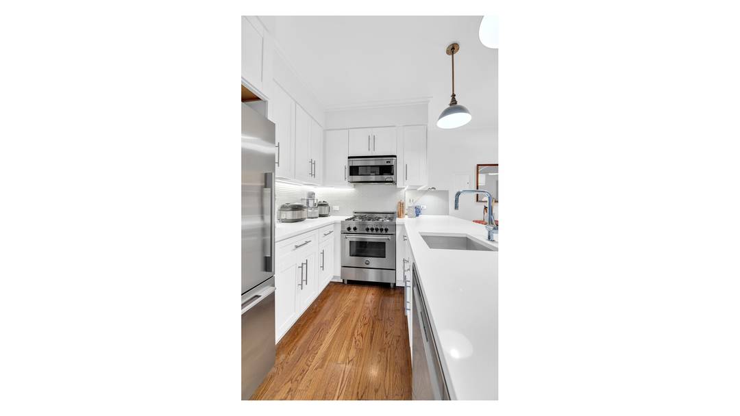 A Rare Gem in Astoria Lights Rarely available 2 Bed 2 Bath residence in the highly sought after Astoria Lights Complex Step into timeless elegance with this top floor, impeccably ...