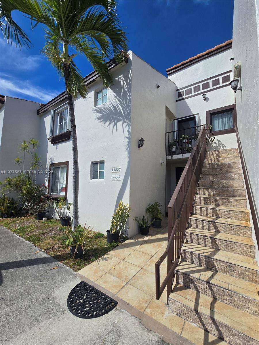 Beautifully updated 2 bedroom, 2 bath condo in the desirable Villa Real Condo community at Imperial Lakes.