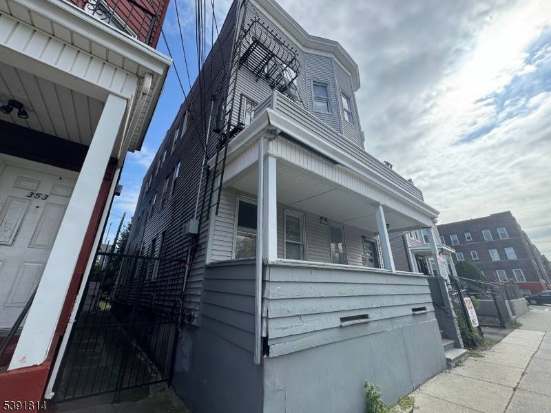 355 Madison Street in Passaic, NJ presents a turn key 6 unit multifamily investment opportunity.