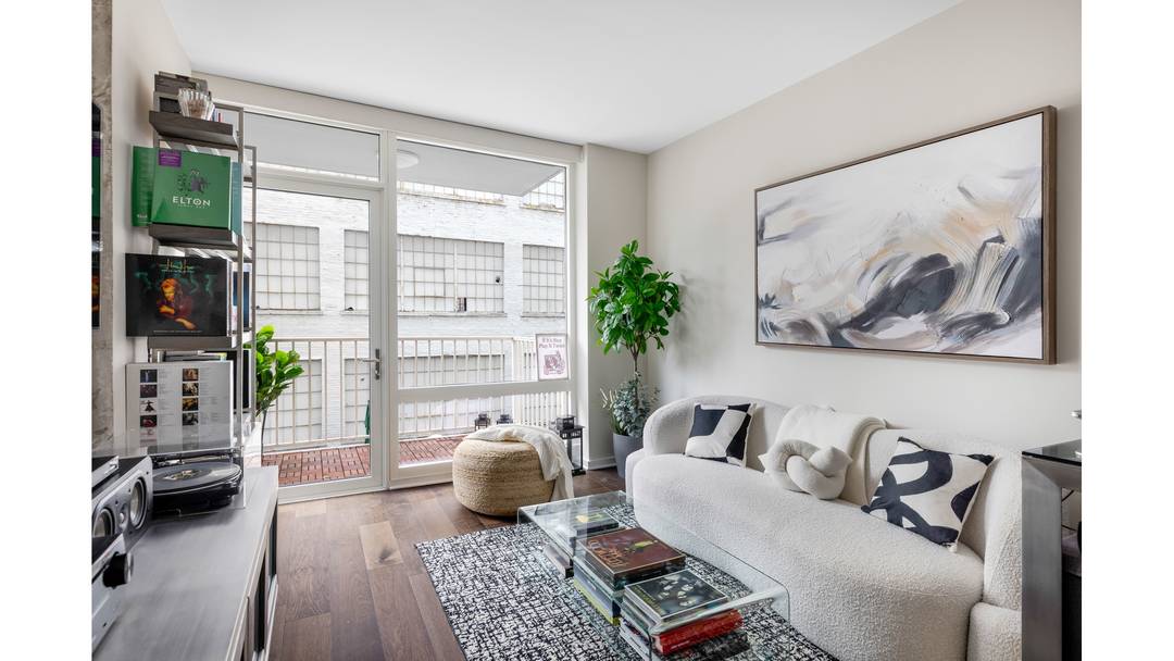 Welcome home to this signature residence in one of Gramercy's most sought after full service condominiums, where style and sophistication meet elegance and class.