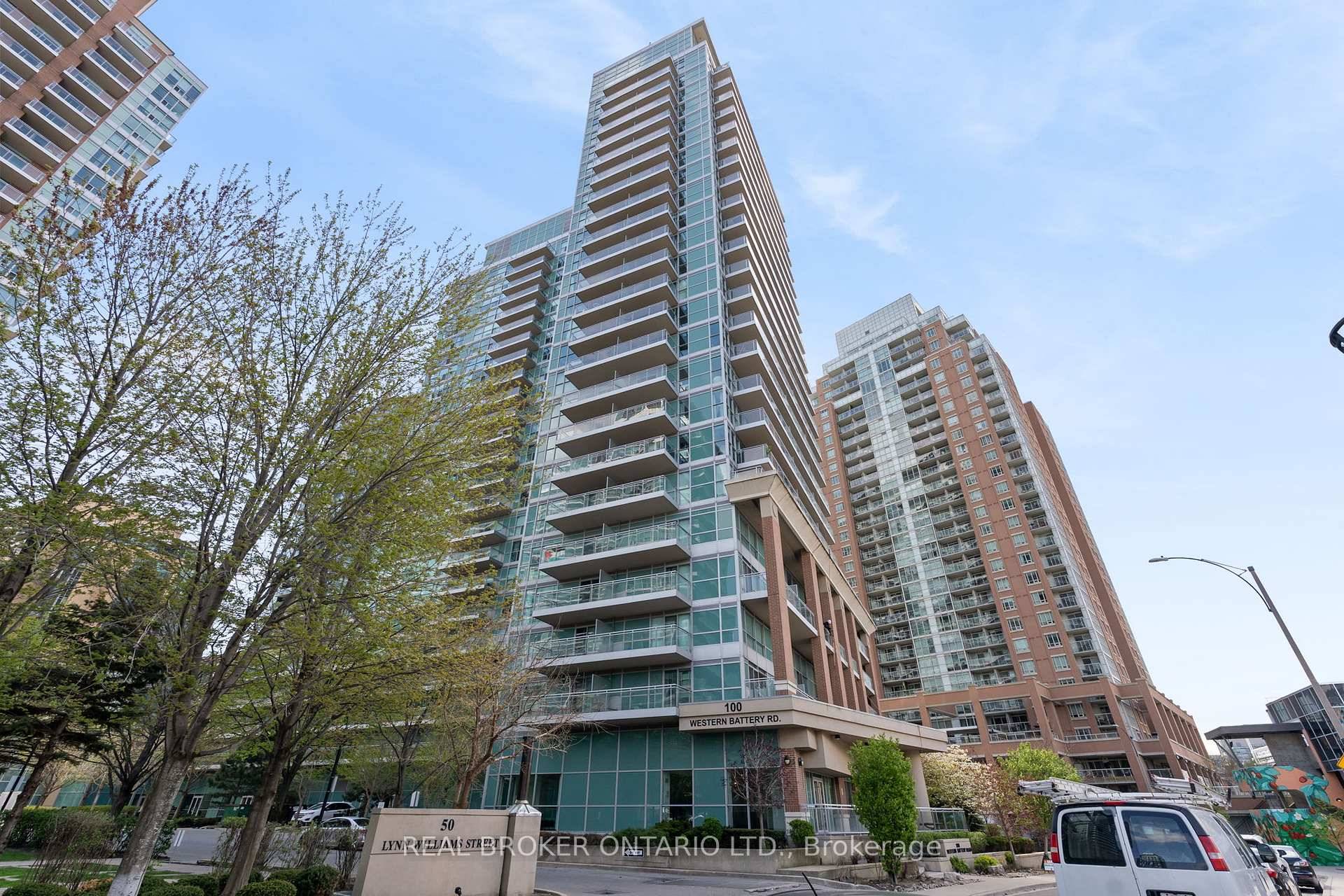 Step into this fabulous 850 sq ft, 2 bedroom, 2 bathroom condo, and 250 Sq Ft.