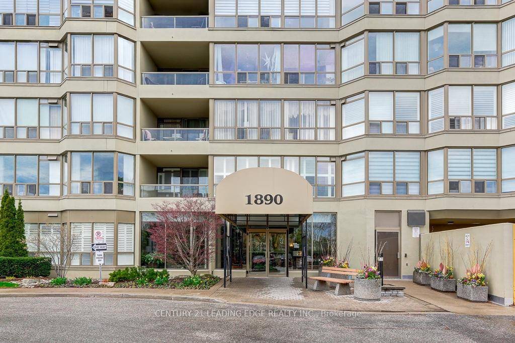 Luxury Living at Its Finest Elegant 2 Bed, 2 Bath Condo Welcome to this stunning, meticulously maintained 2 bedroom, 2 bathroom luxury condo offering nearly 1, 200 sq.