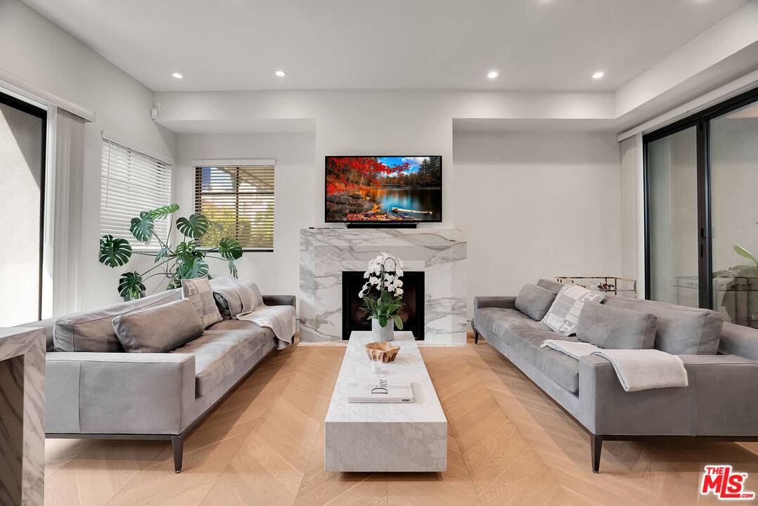 652 Huntley Dr 2BR Sunset Strip La