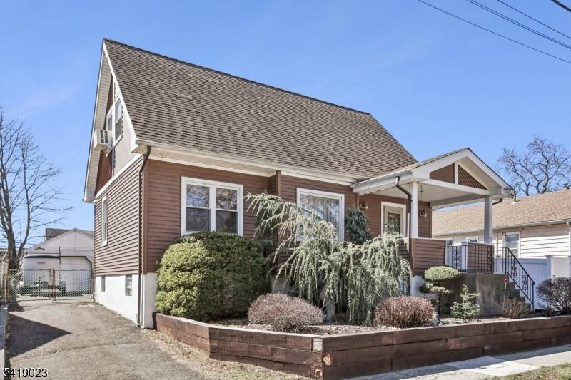 EXPECTED TO BE IMPRESSED !