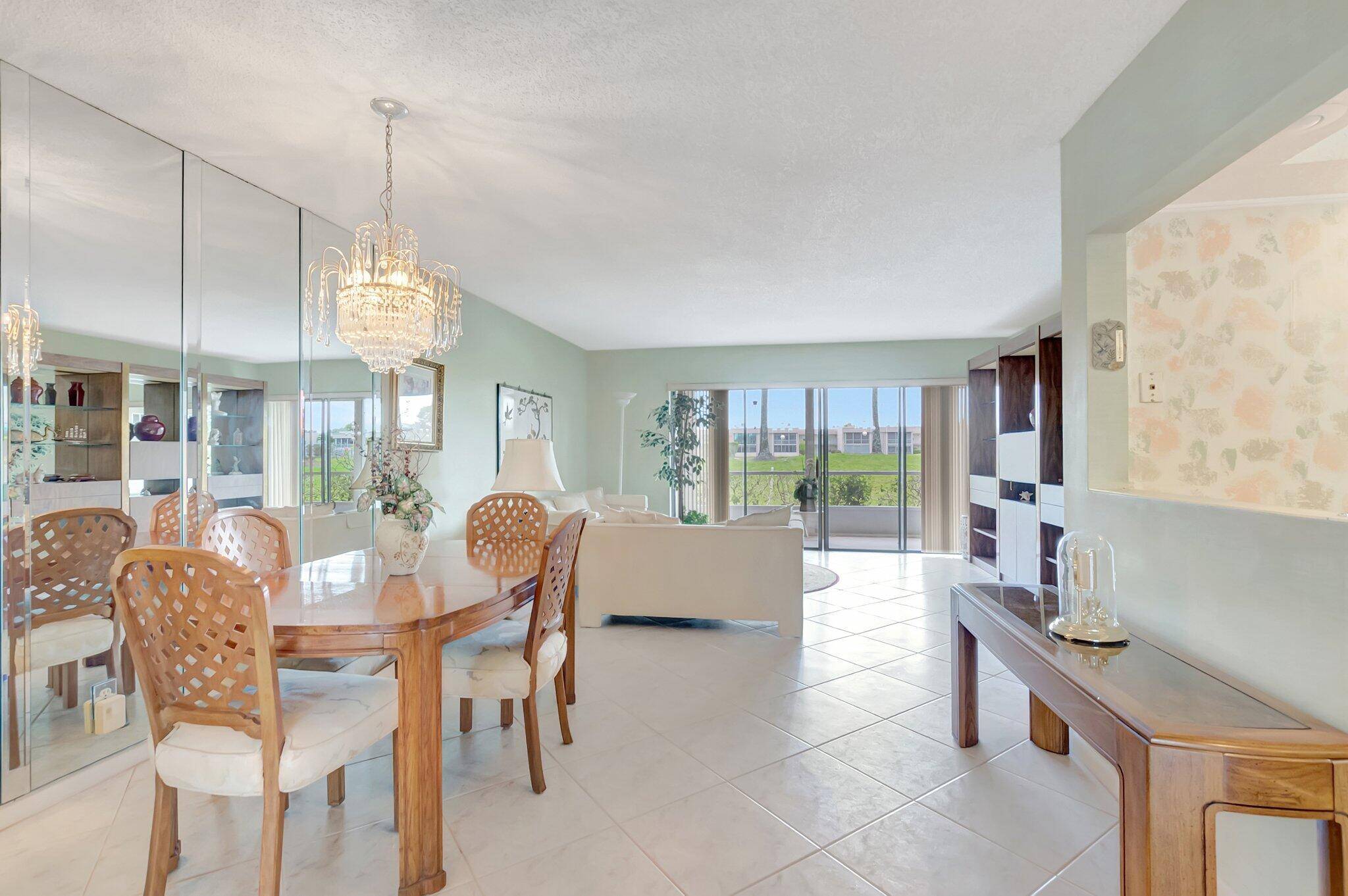 55 community Newly updated 1st floor largest 2 2 w split bedroom floor plan, w expansive golf view from rear enclosed patio.
