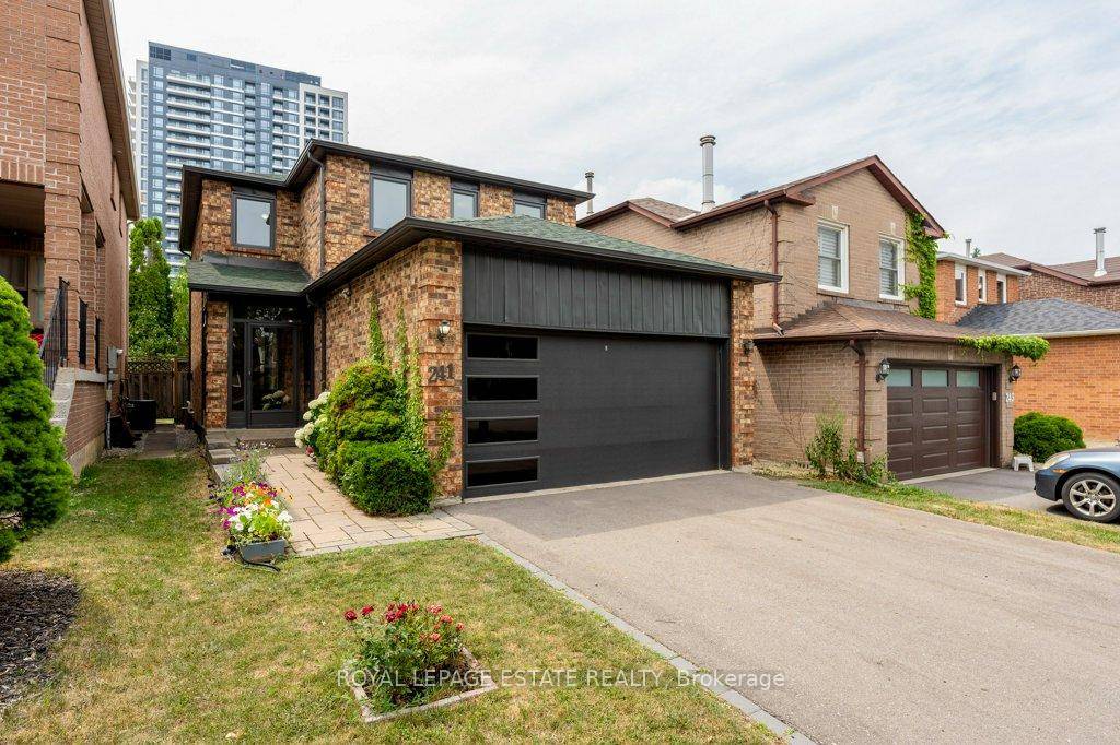 Welcome to 241 Rosedale Heights in Thornhill Your new family home !