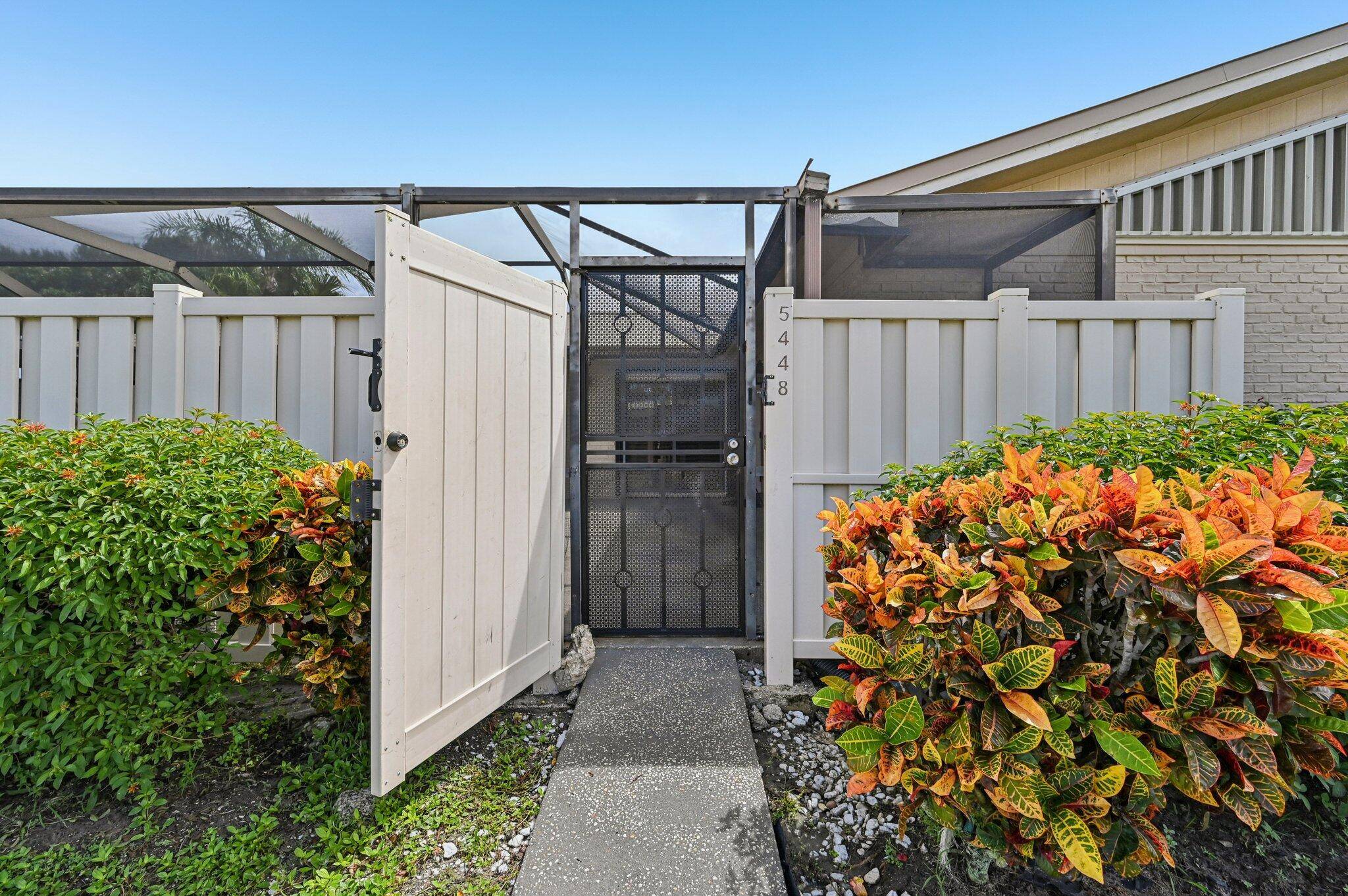 Welcome home to this beautiful 3BR, 2Bth villa, a true gem in the desirable, amenity rich community of Westwood Gardens.