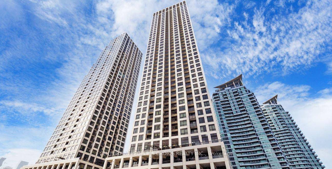 ATTENTION SHORT TERM RENTAL, Brand New, Just 6 Month Old, NW Exposure Corner Suite.