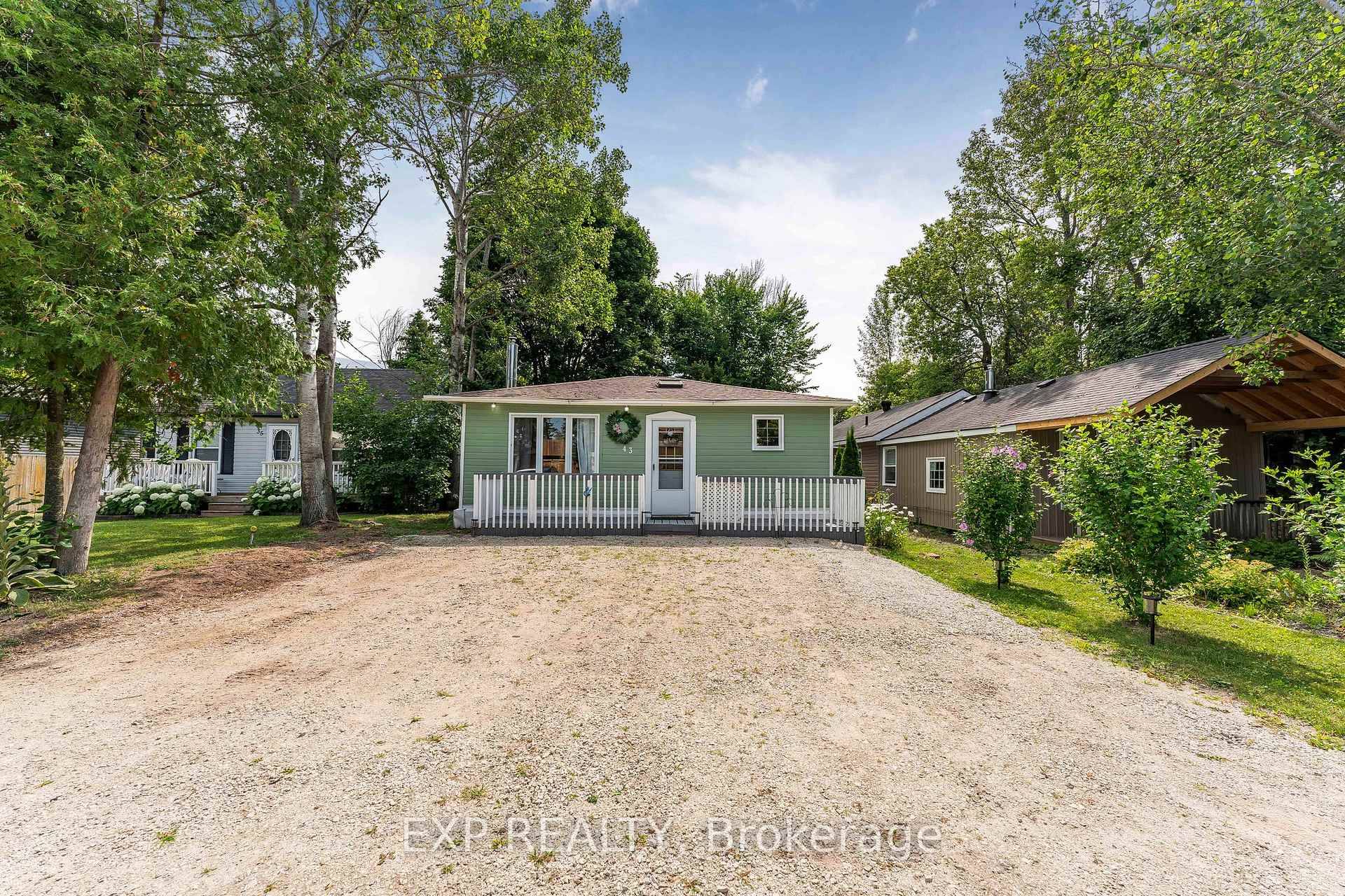 Escape to your own private retreat in this delightful 2 bedroom, 1 bathroom cottage, perfectly situated just moments from the crystal clear waters of Georgian Bay.