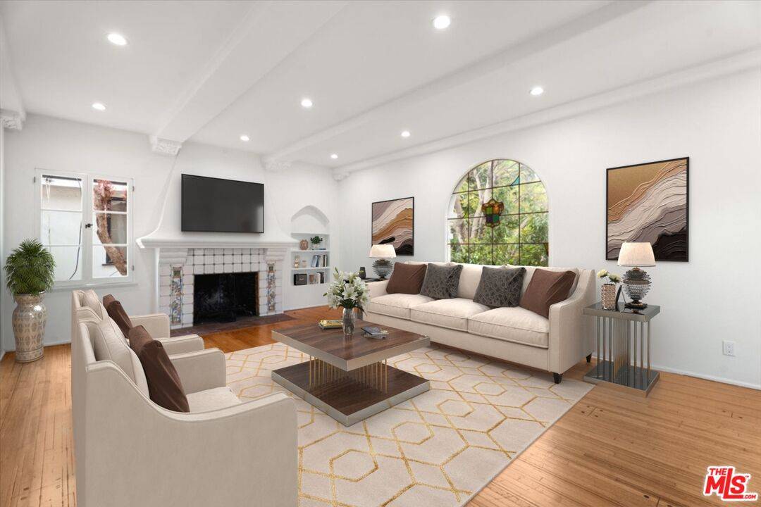 205  S Reeves Dr 3BR Beverly Hills La