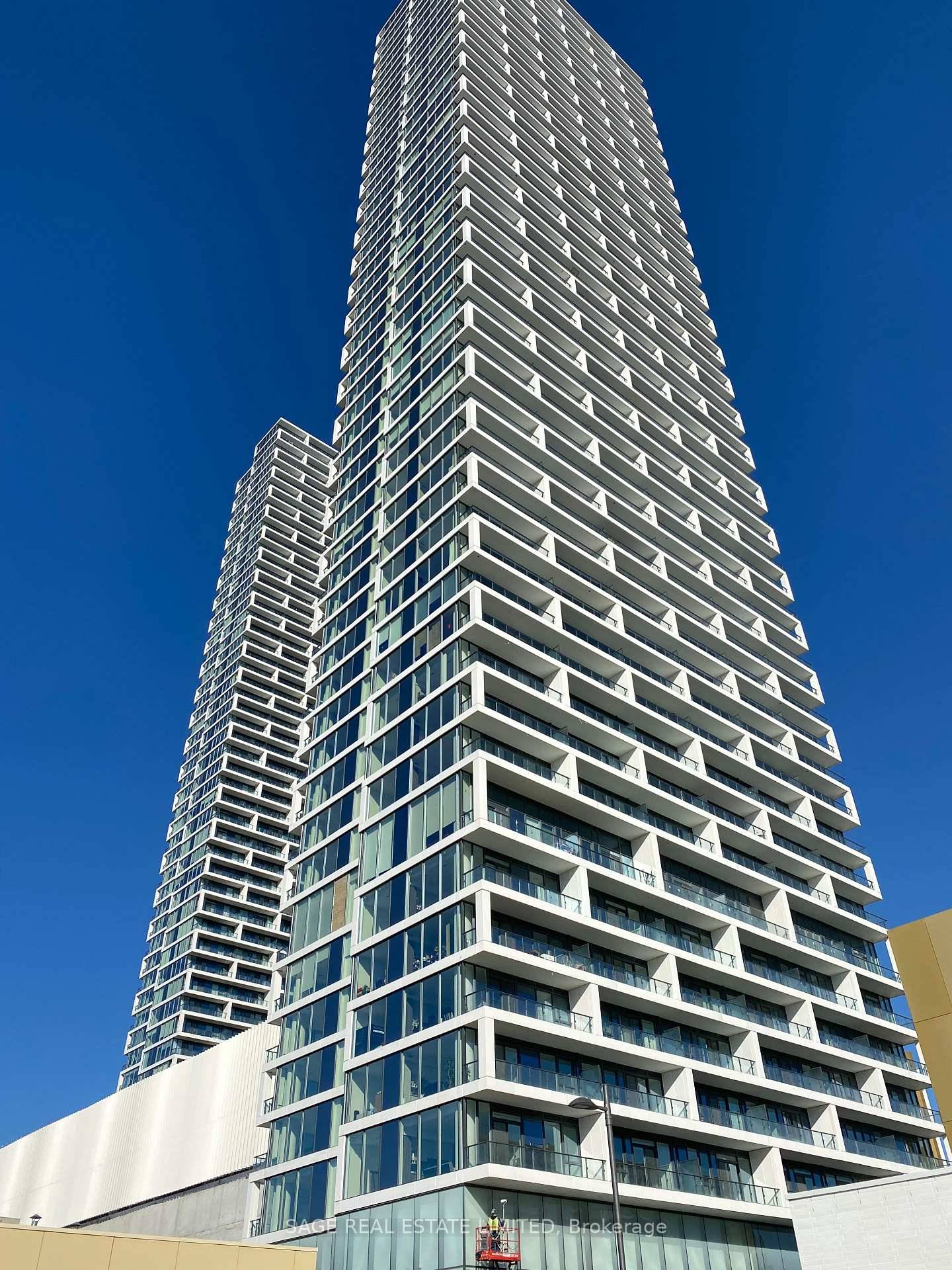 Welcome to Transit City 2 a bright and modern 2 bedroom, 2 bathroom condo in the heart of Vaughan Metropolitan Centre.