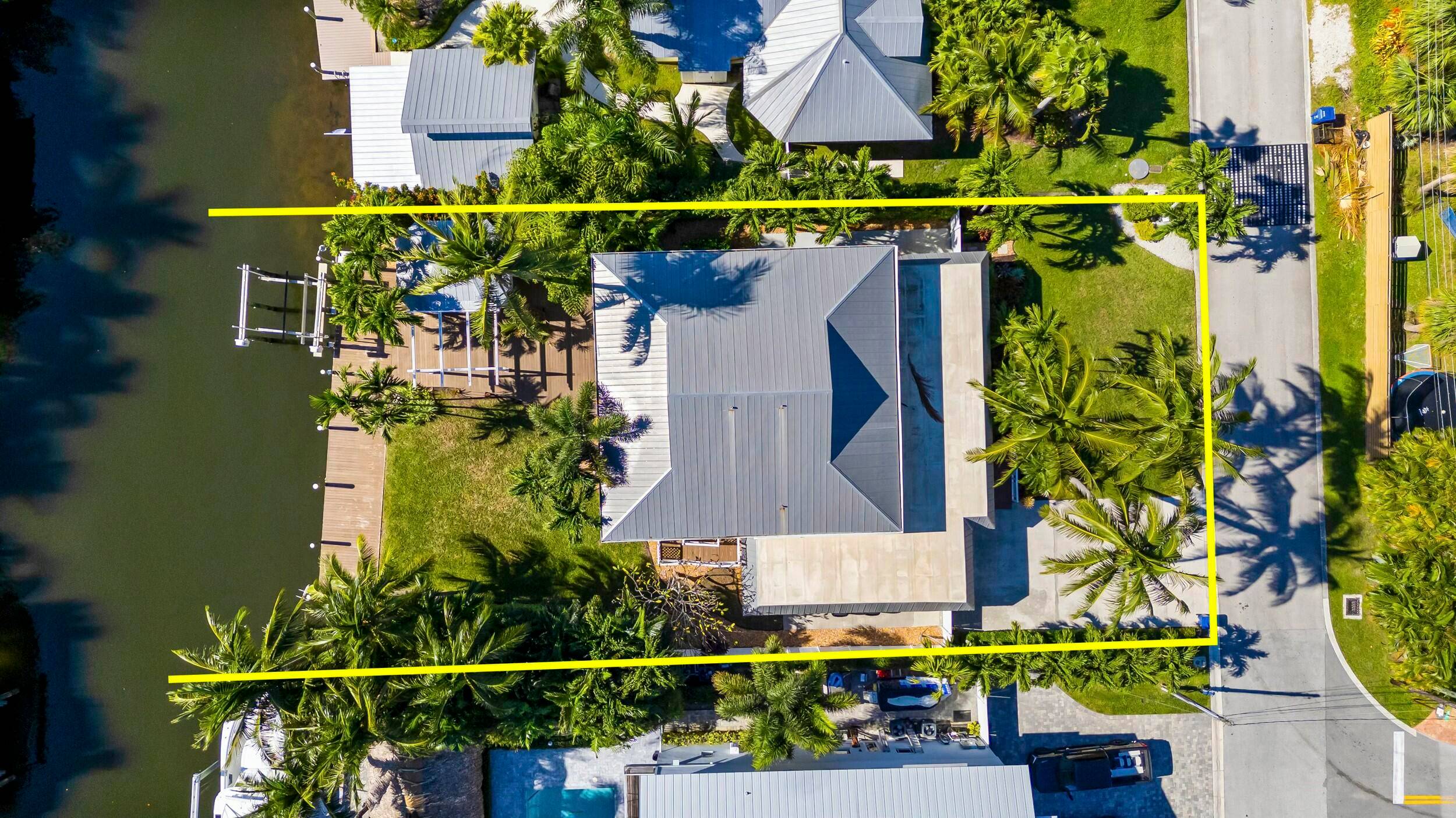 Stunning Key West Style Waterfront Home in Jupiter, FL A Boater's Dream !